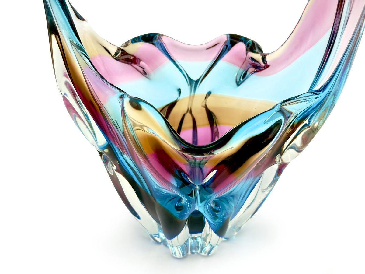 Iwatsu Glass (Japón) de su gama Hineri | Jarrón/centro de mesa de vidrio artístico con forma de pañuelo de 9,5", en rosa