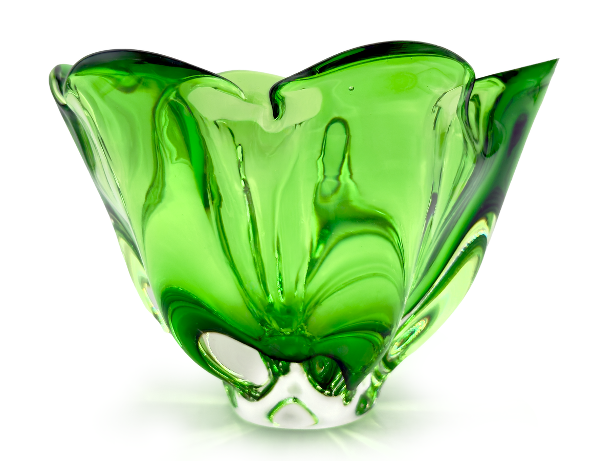 Sanyu Glass (Japan) Art Glass 7" Handkerchief Vase/Centrepiece, in Green [Sold Separately]