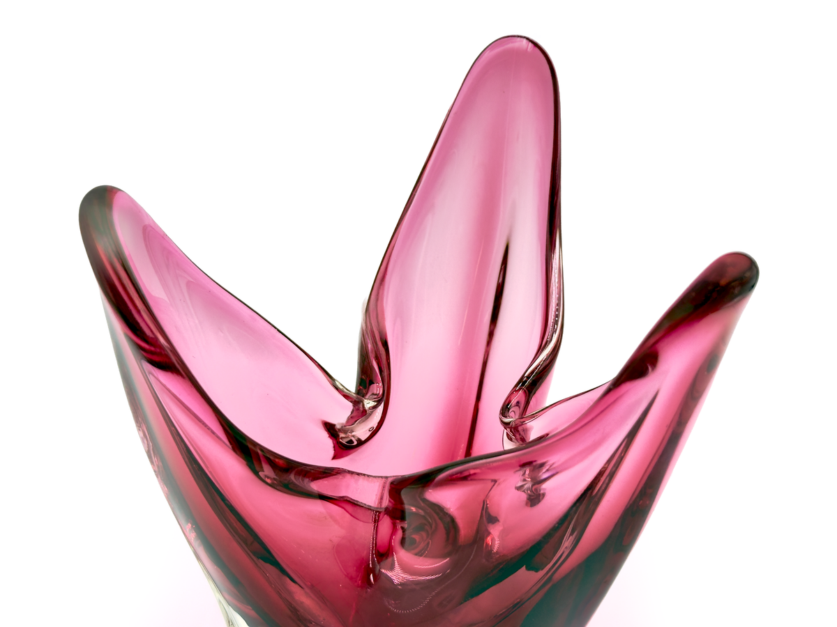 Iwatsu Glass (Japan) from their ArtGlass range | Art Glass 7.5" Centrepiece, in Cranberry Pink
