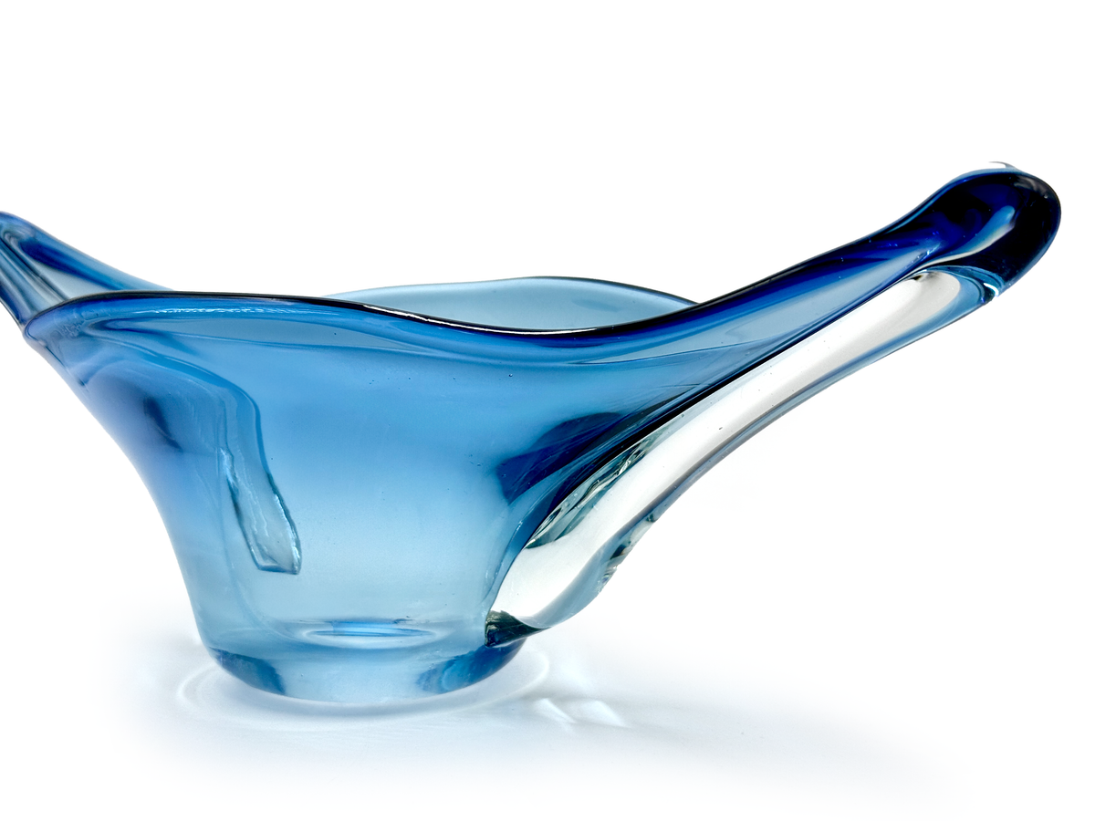 Jarrón/centro de mesa de vidrio artístico con forma de pañuelo de 9,5", color azul hielo | Hecho en Japón *HALLAZGO RARO*