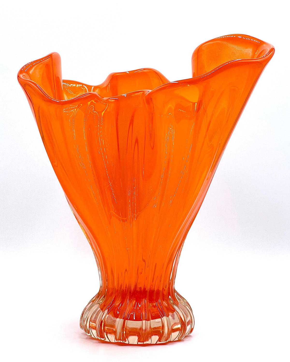 Iwatsu Glass (Japón) de su gama Hineri | Centro de mesa/jarrón de vidrio artístico de 26 cm, en color naranja
