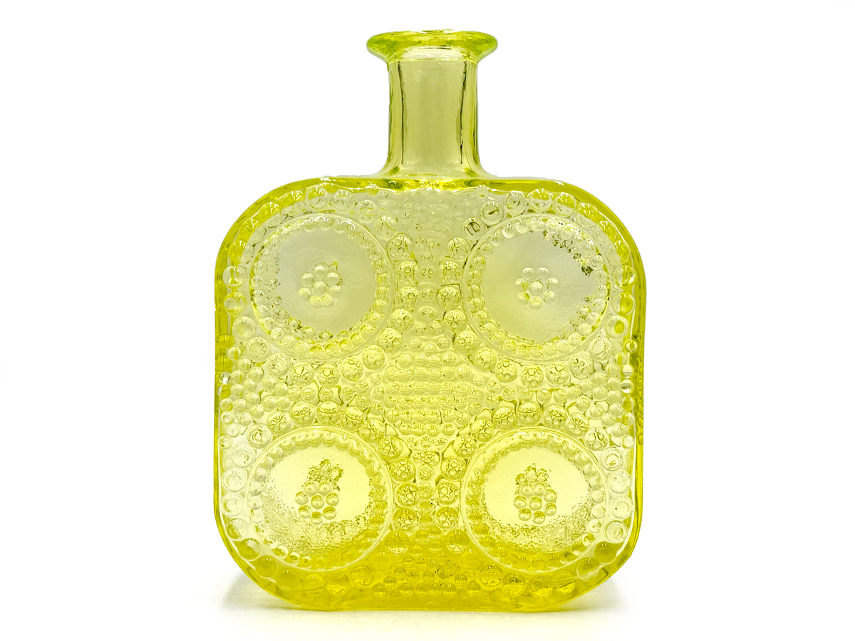 Riihimäki / Riihimäen Lasi (Finlandia) Jarrón botella 'Grapponia', en amarillo (uranio) | Modelo #1724 | Diseñado por Nanny Still *ENCUENTRO RARO*
