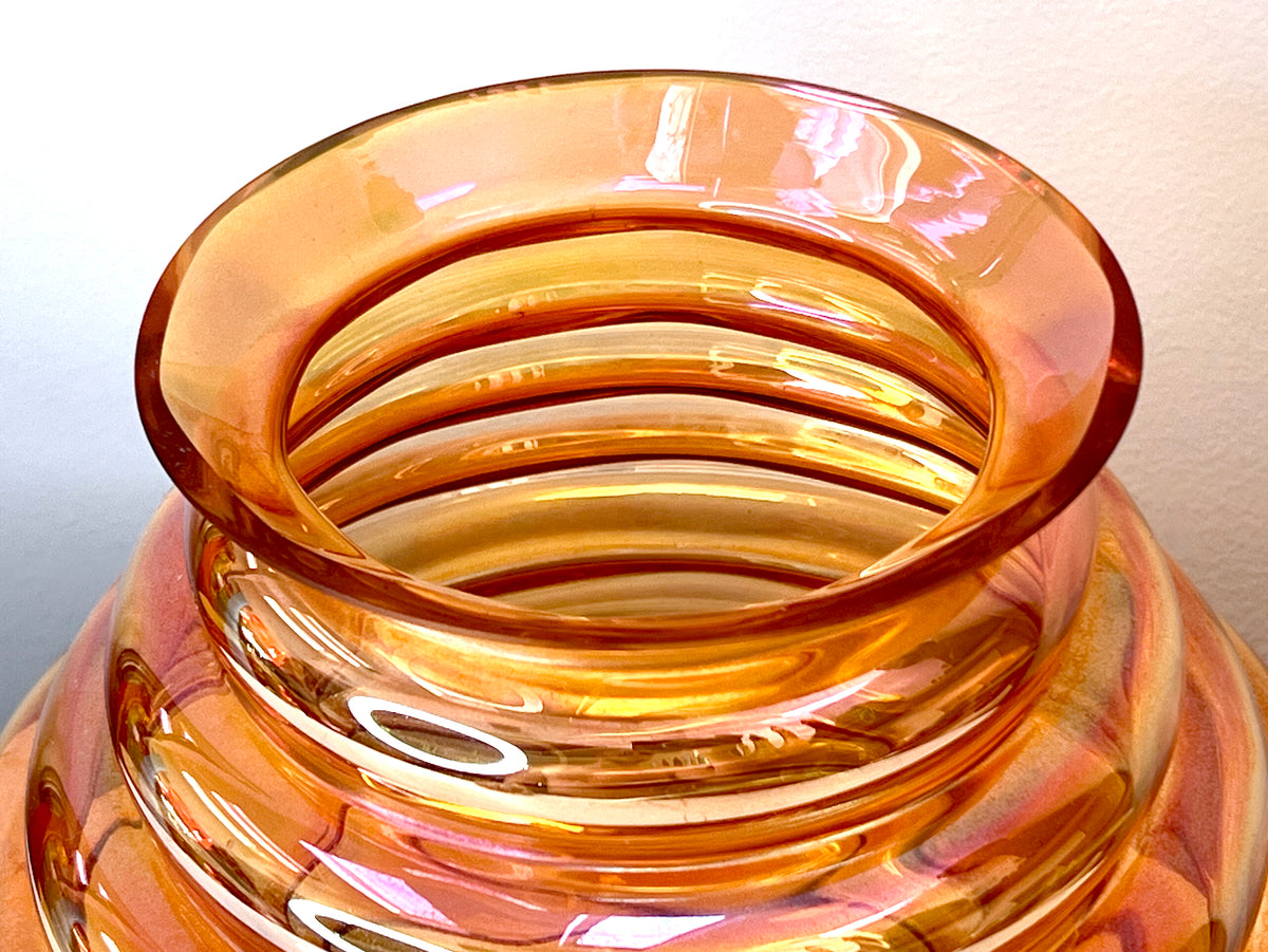 Jarrón de 20 cm "Melon Rib" de Crown Crystal Glass (Australia), color caléndula