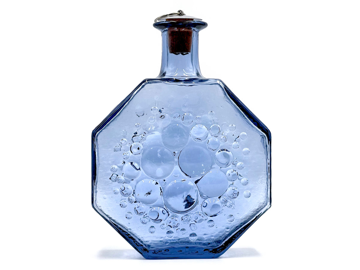 Riihimäki / Riihimäen Lasi (Finlandia) Jarrón botella 'Stella Polaris', en neodimio | Modelo #1720 | Diseñado por Nanny Still *HALLAZGO RARO*