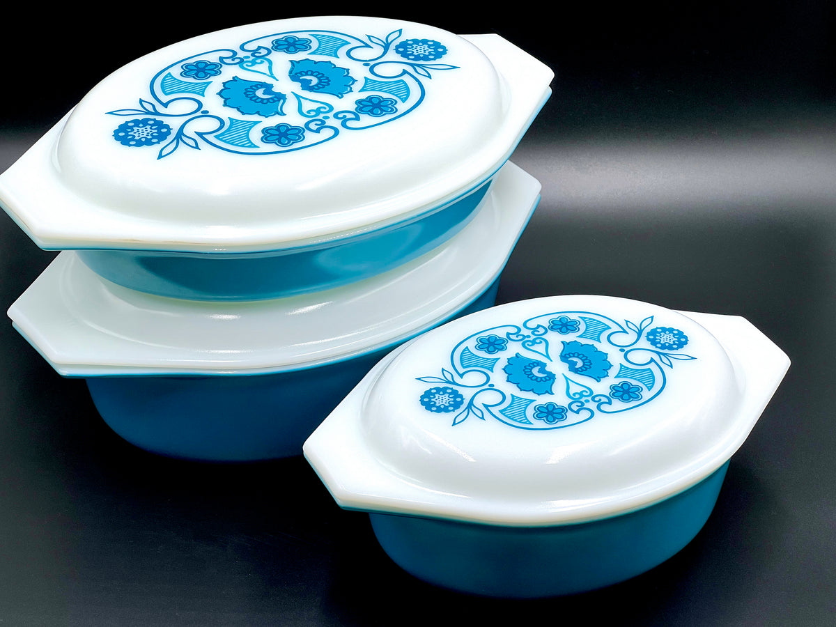Cacerolas ovaladas y plato dividido PYREX (EE. UU.) 'Horizon Blue' (juego de 3) | Modelos n.° 043, n.° 045 y n.° 063