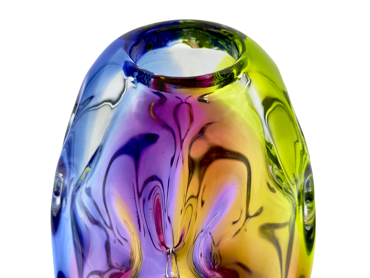 Iwatsu Glass (Japón) de su gama ArtGlass | Jarrón de vidrio artístico "Arcoíris" de 23 cm, en azul, verde chartreuse y rosa. *¡HALLAZGO RARO!* 