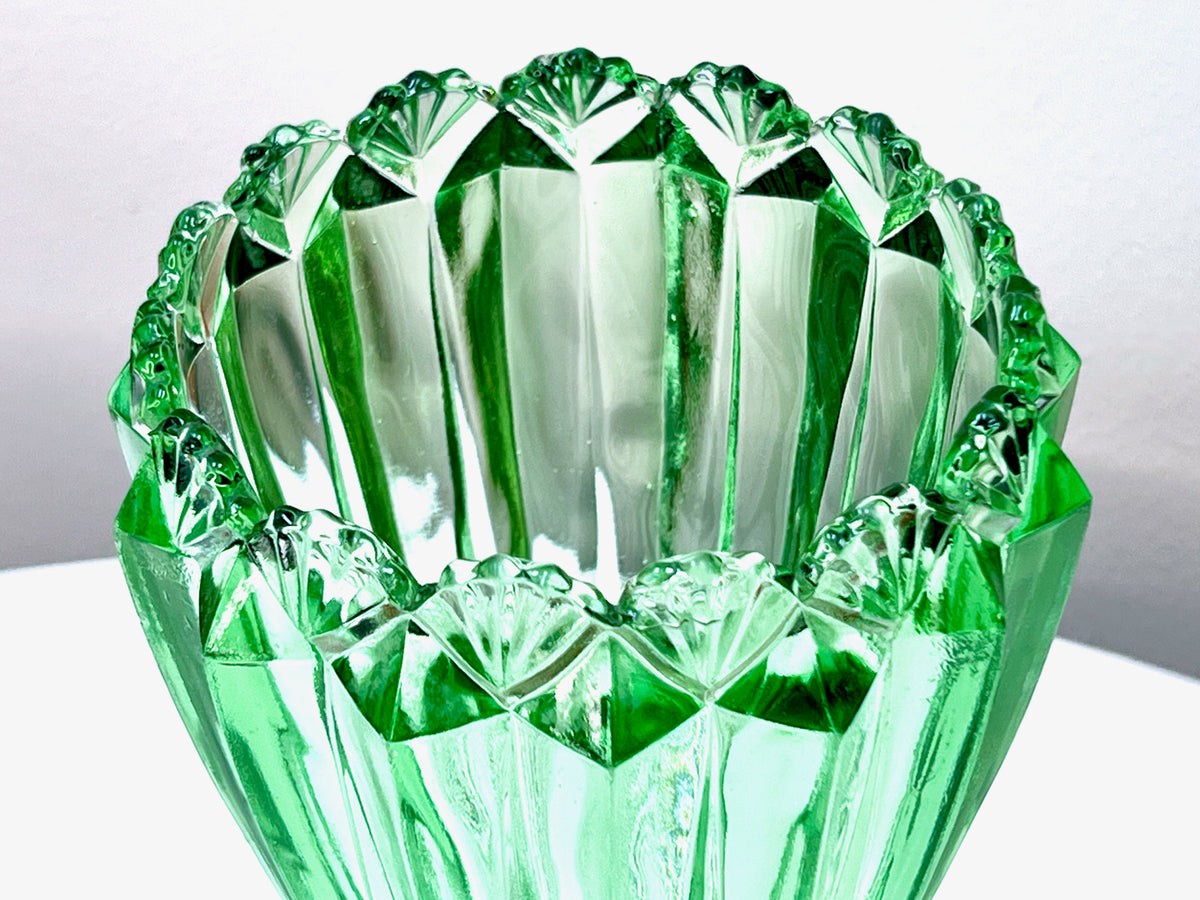 Jarrón de 20 cm de Crown Crystal Glass (Australia) Serie 82 - Concha en verde