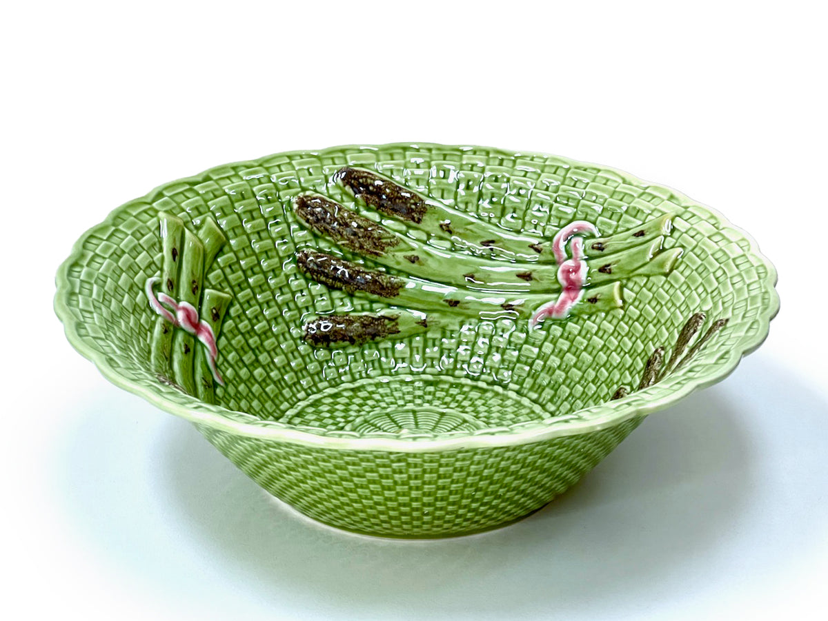 Bordallo Pinheiro (Portugal) 'Asparagus Basketweave' en vert, grand bol à salade/service de 10,5 po