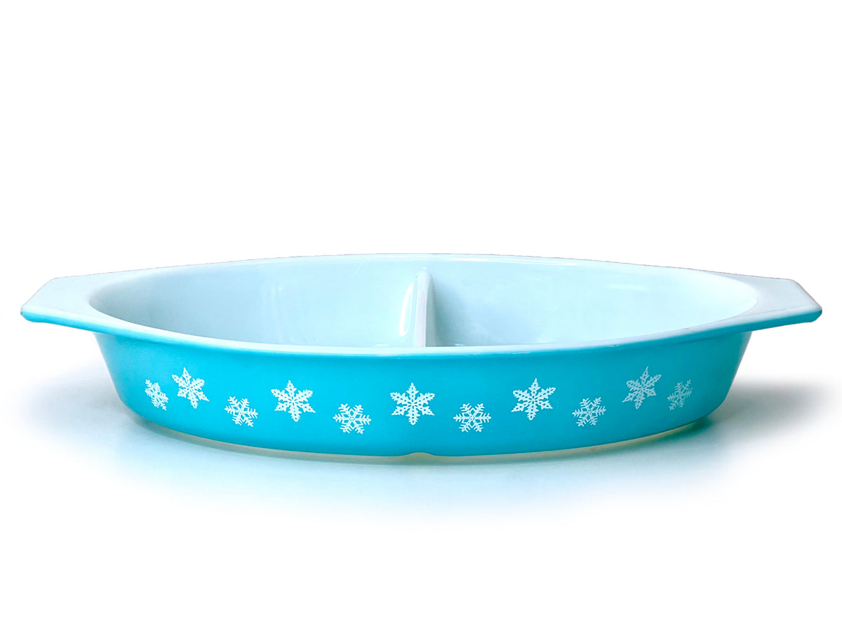 PYREX (EE. UU.) 'Copo de nieve' en turquesa, plato ovalado con divisiones | Modelo n.° 063