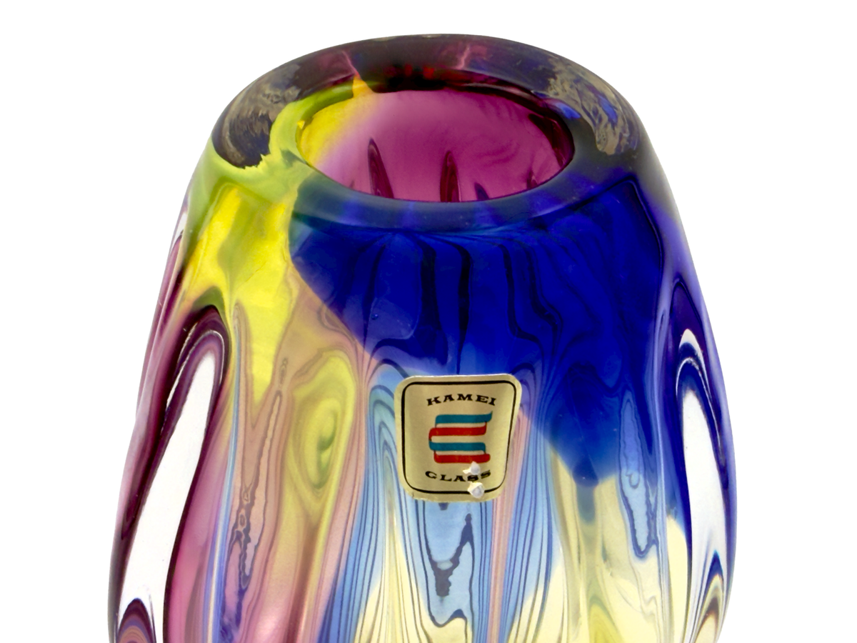 Iwatsu Glass (Japón) de su gama ArtGlass | Jarrón de vidrio artístico "Arcoíris" de 23 cm, en azul, verde chartreuse y rosa. *¡HALLAZGO RARO!* 
