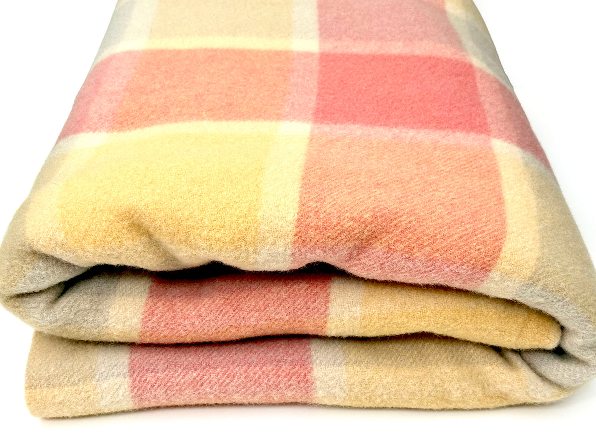 Manta vintage de lana australiana a cuadros | Rosa coral, gris paloma, amarillo jazmín