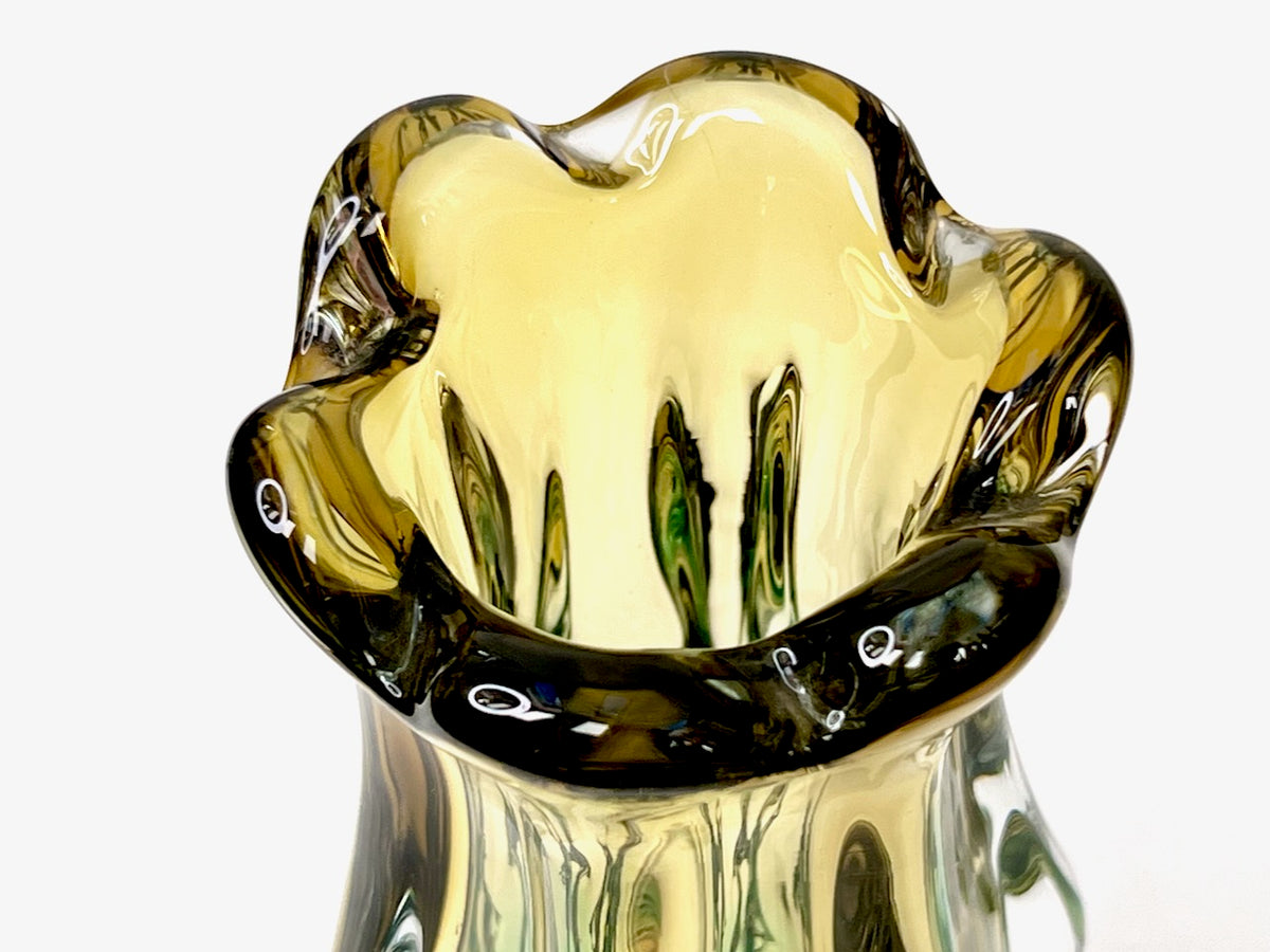 Sanyu Glass (Japon) Vase en verre d'art 9"