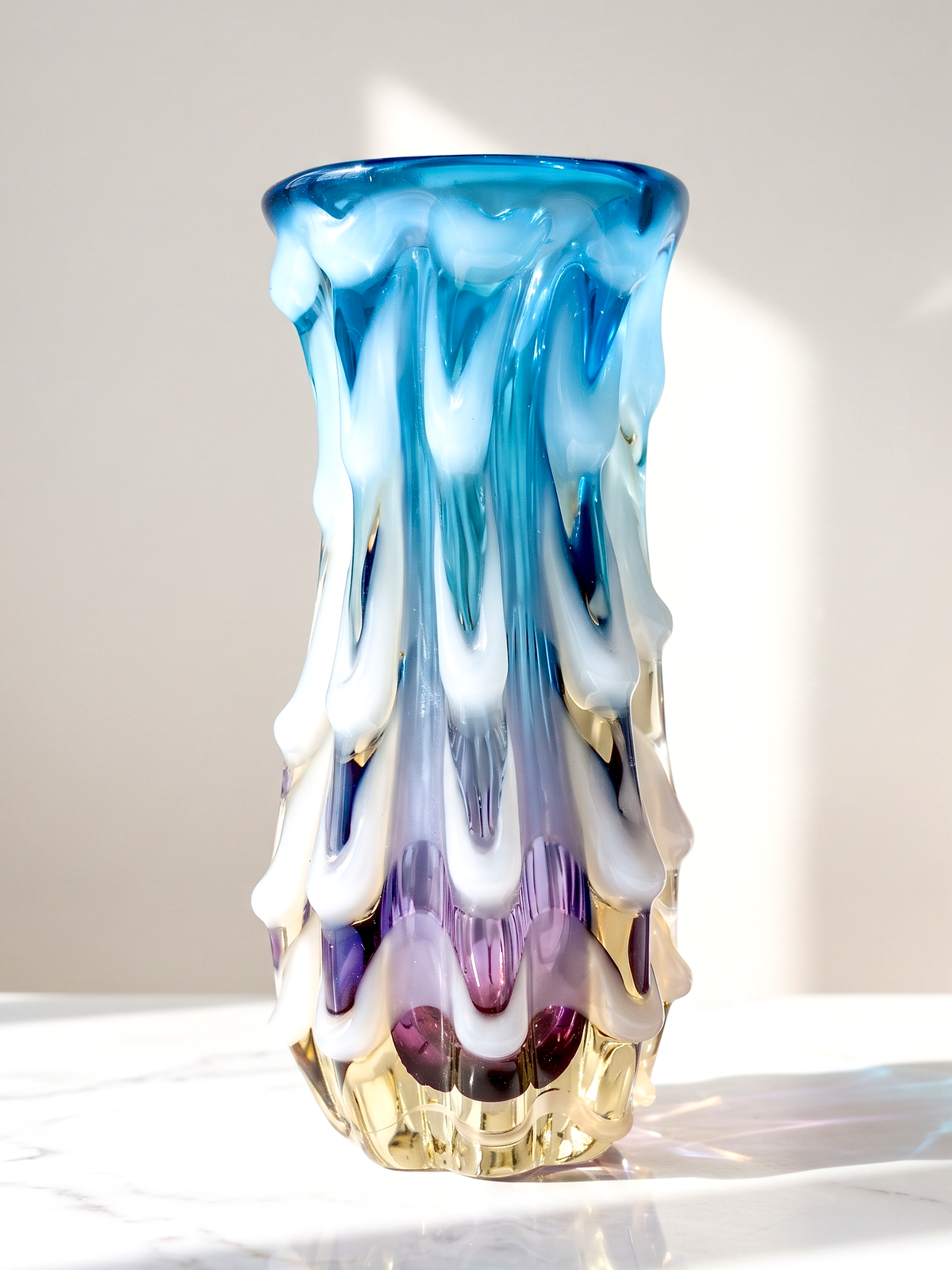 Vidrio Sanyu (Japón) de su línea Narumi «Fantasy» | Jarrón de vidrio artístico de 10", en azul/morado *HALLAZGO RARO*