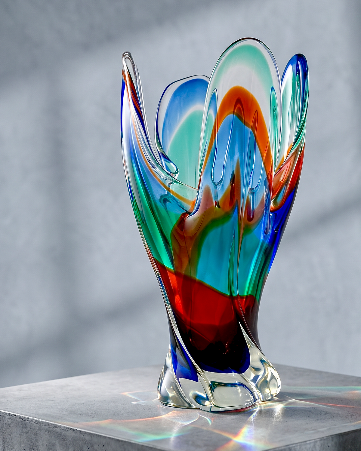 Vase mouchoir/centre de table en verre d'art Tatsumi Glass (Japon), 23 cm, rouge/violet/jaune *PIÈCE RARE* 