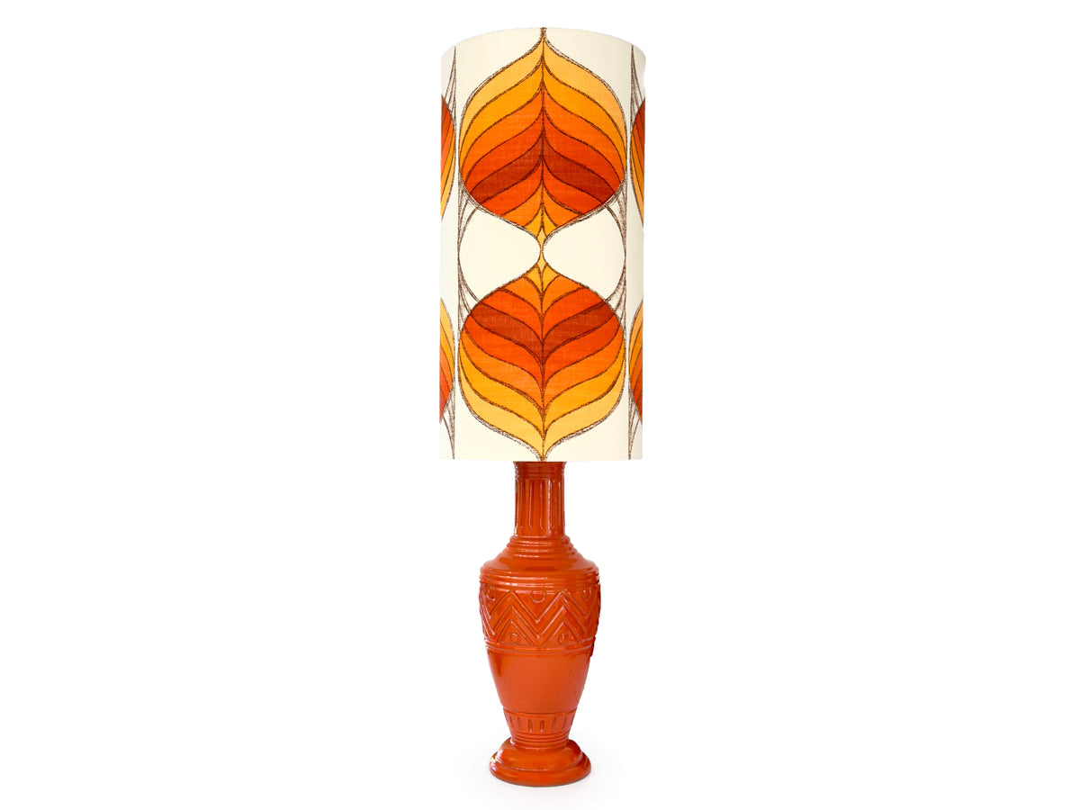 Lámpara de mesa XL de cerámica de 30,5" en color naranja, con pantalla hecha a mano (tela vintage)