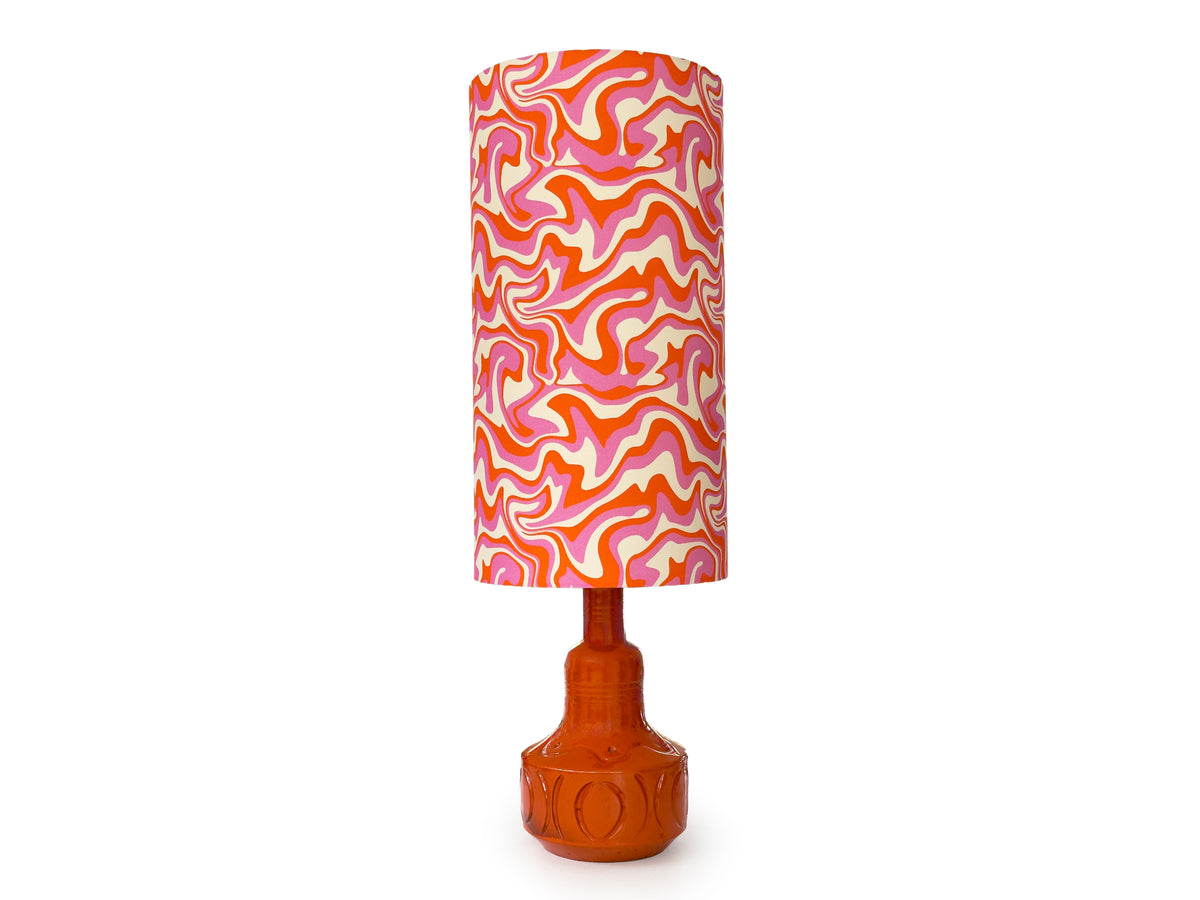 Lámpara de mesa XL de cerámica de 30,5" en color naranja, con pantalla hecha a mano (tela vintage)