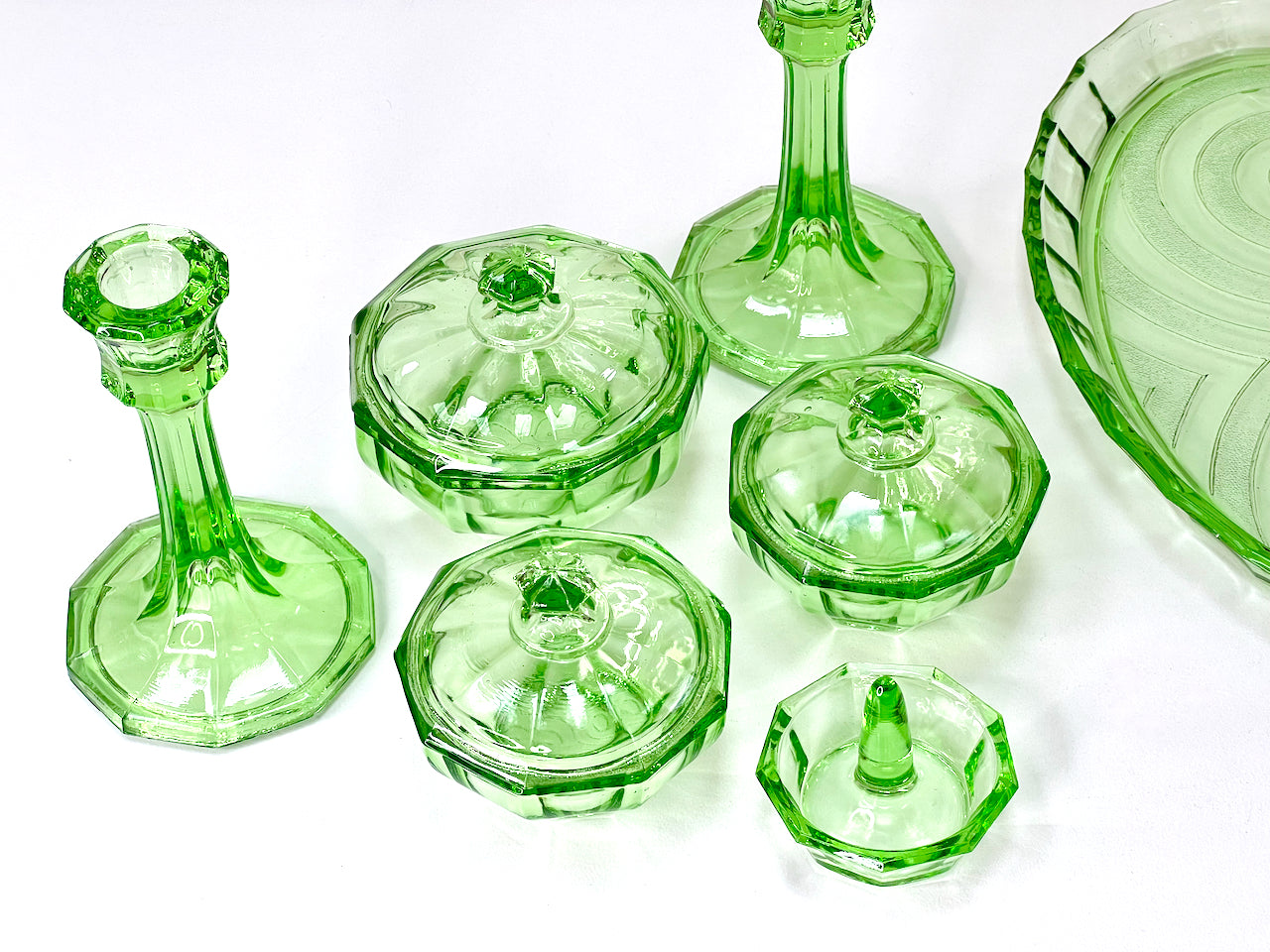 Art Deco 1930s Dressing Table Set, Green with Uranium Glow *RARE FIND* Art Deco 1930s Dressing Table Set, Green with Uranium Glow *RARE FIND*